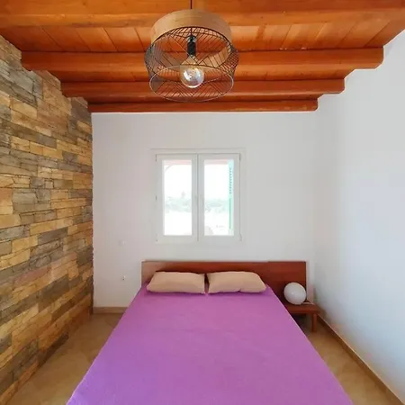 Namaste Adamantas (Milos)