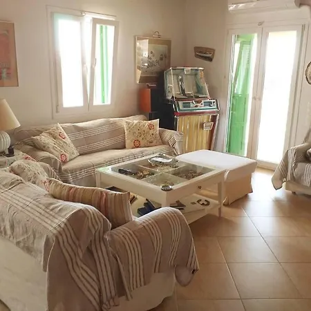 Namaste Hotel Adamantas (Milos)